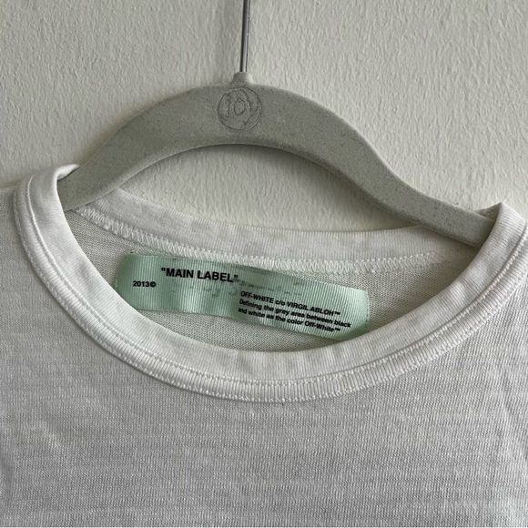 OFF-WHITE Mona Lisa Temperature T-shirt men’s size XXS small rip on top in back - Picture 4 of 10